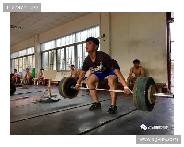 世界举重科研中心开展基层教练技术培训