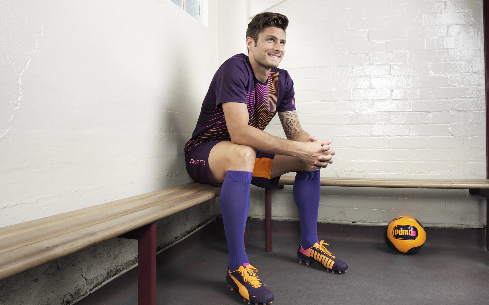 mk体育平台登录入口-李恩：全黑队中场的“拼搏者”，无论攻防都为全队付出全力