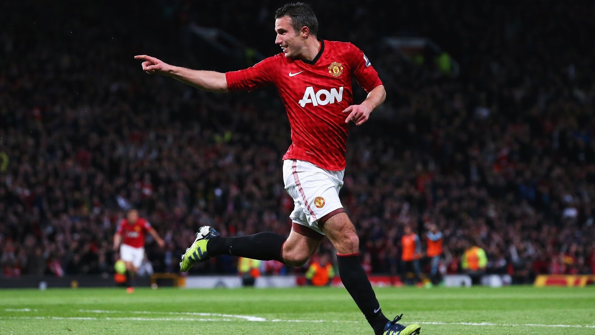 主力前锋本赛季打入十球创造职业生涯最佳数据状态火热,球队前锋