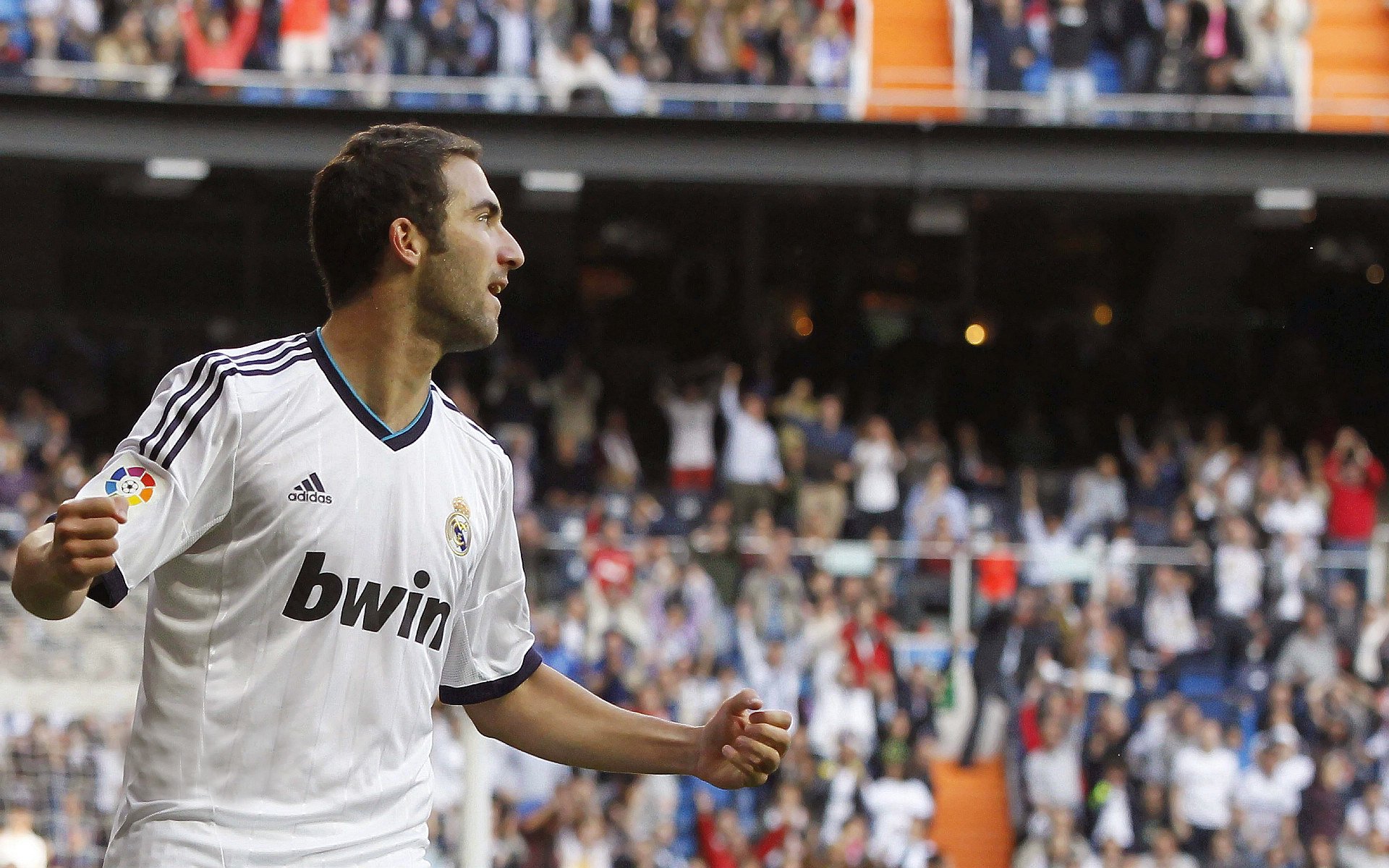 主力前锋本赛季打入十球创造职业生涯最佳数据状态火热,球队前锋